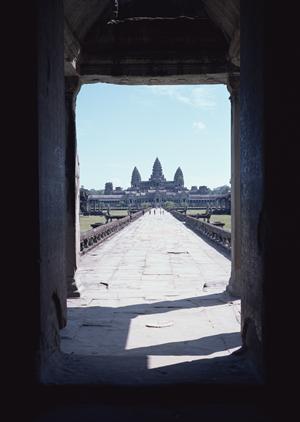 福岡市博多区祇園に位置する東横INN博多駅前祇園：便利かつ快適なビジネスホテルの魅力と特徴